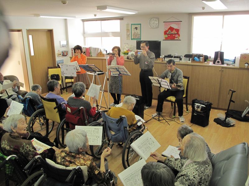 出前の歌声喫茶 演奏陣